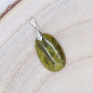 Pendentif Opale verte forme ovale