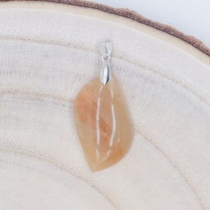 Pendentif Pierre de lune orangée feuille